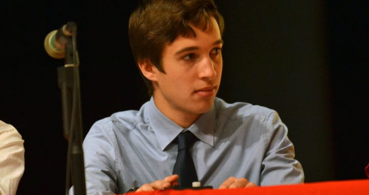 IHS Quiz Bowl team puzzles the competition